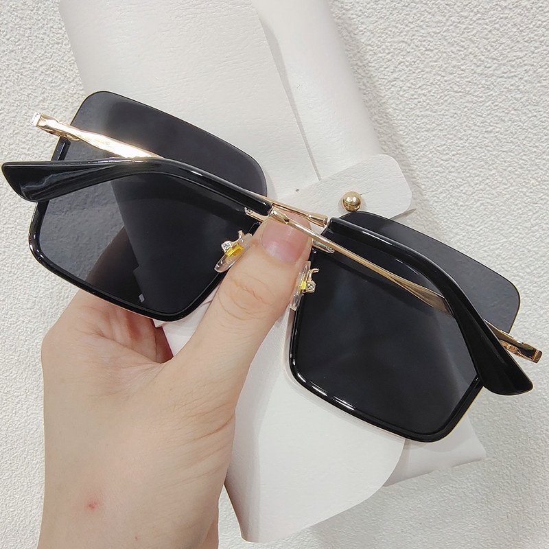 Kacamata Hitam Oversized Model Half Cut Frame Bahan Metal Untuk Wanita