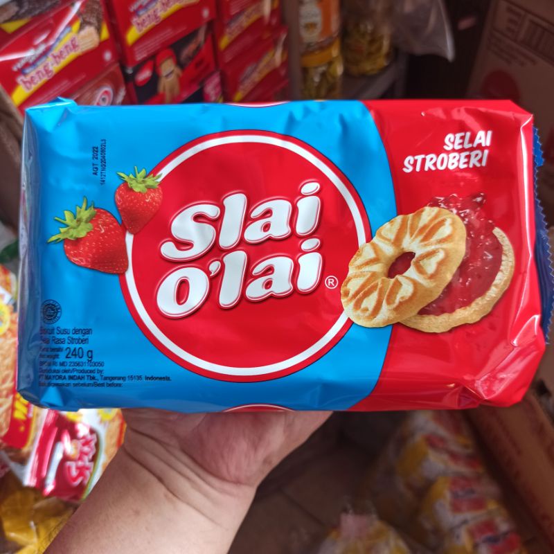 

Biskuit Slai Olai Selai Rasa Buah Stroberi 240g