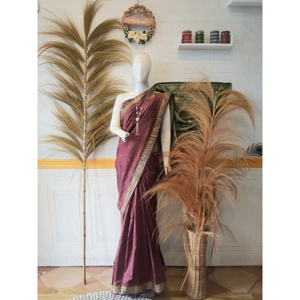 sari india merah hati