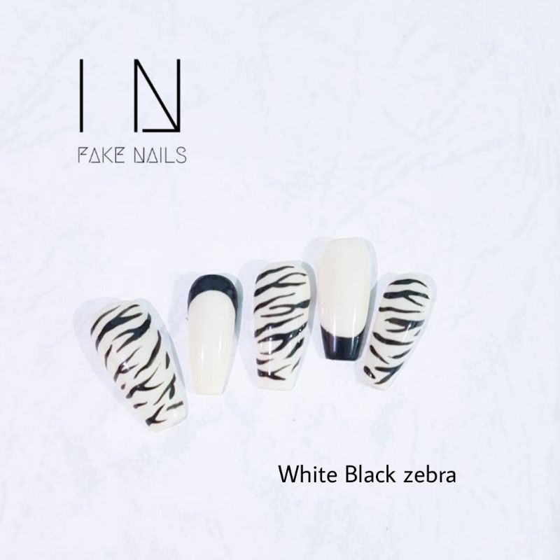 

Custom fakenails handmade white black zebra