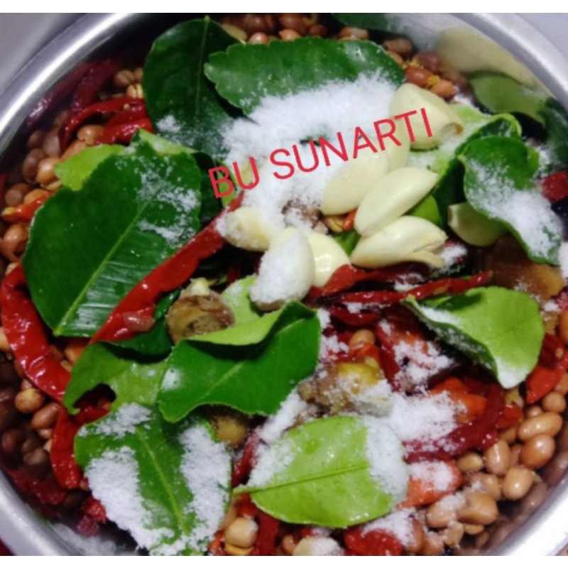 

Legend!!!! sejak 1971 sambal pecel bumbu pecel khas kediri BU SUNARTI