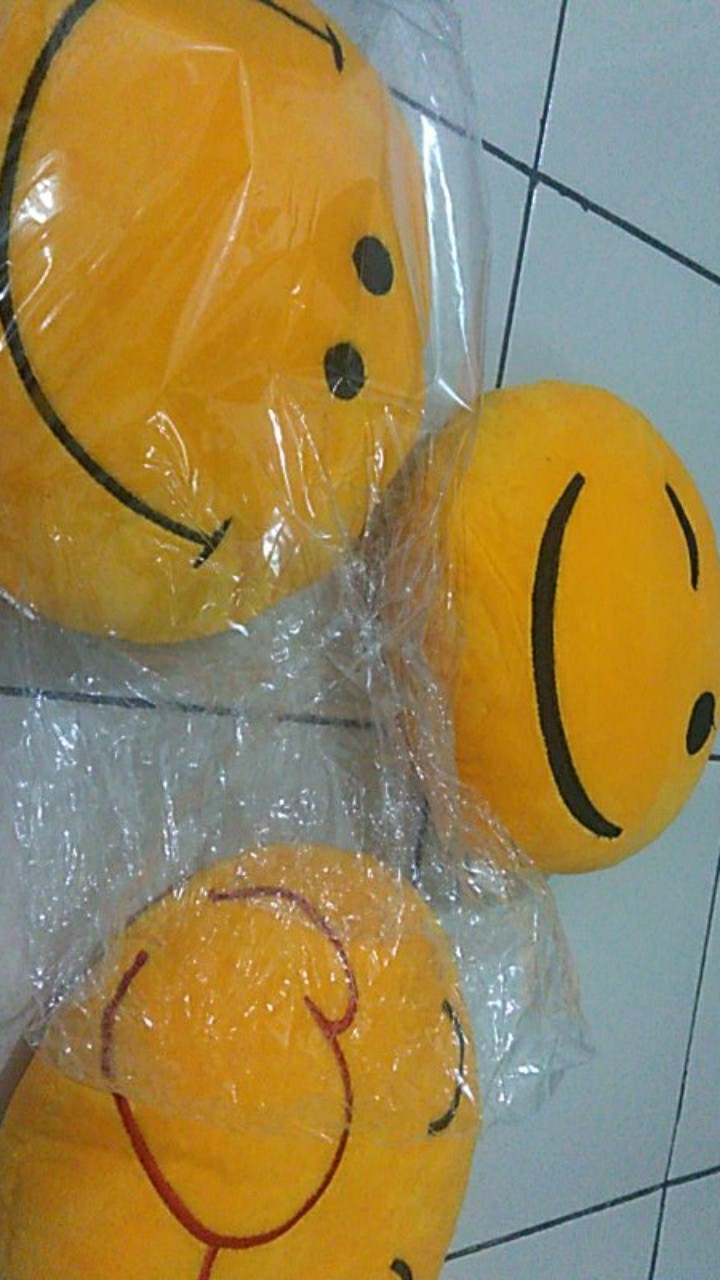 Bantal Smile Kotak / Bulat Emoticon + Gantungan / Bantal Cute / Bantal Kotak