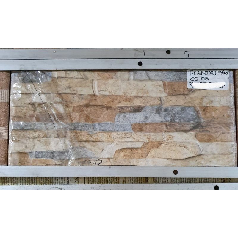 keramik 20x40 dinding teras garasi taman batu centro CS05