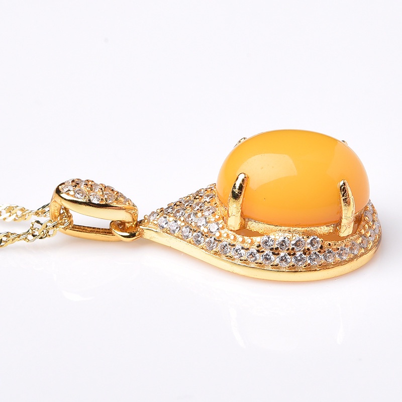 [Ready Stock]Fashion Inlaid Yellow Amber Pendant Diamond-Studded Necklace