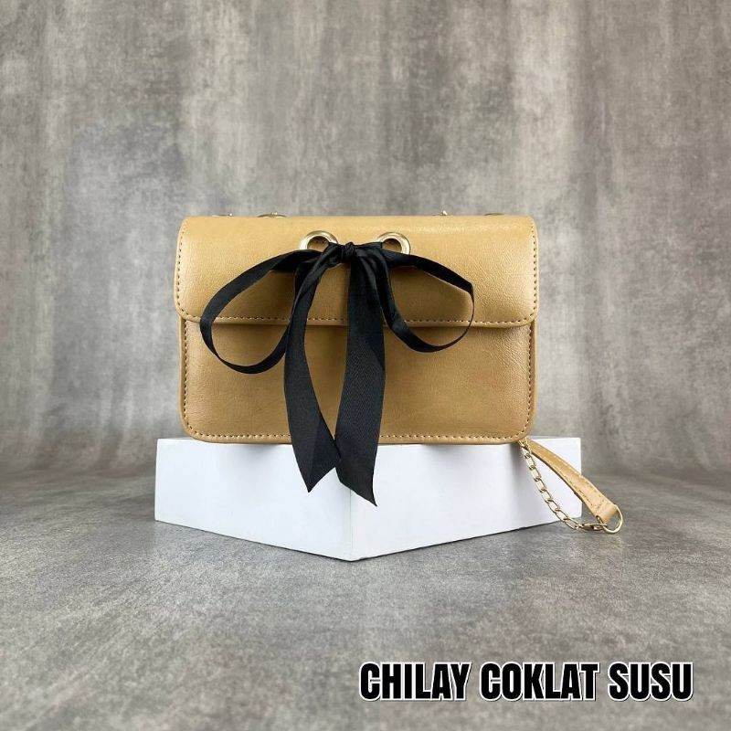 TAS SELEMPANG CHILAY COKLAT SUSU, MUSTARD, dan BLACK