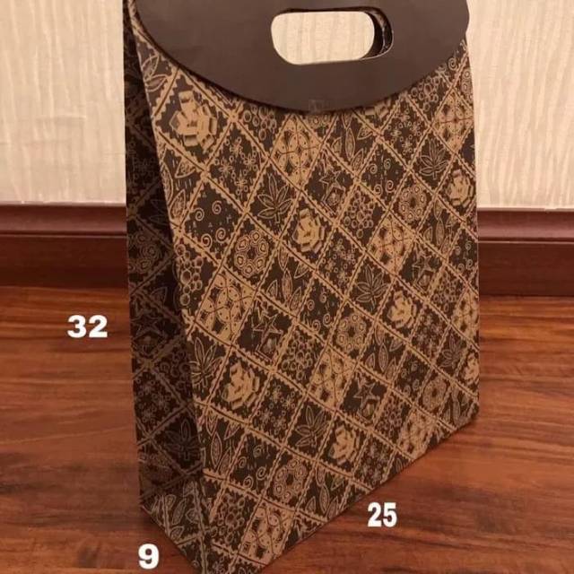 

Pembelian Kelipatan 20pcs Paperbag Motif Pound Tutup L 25x9x32 Tas Kertas Goodie Bag Souvenir Shopping Bag