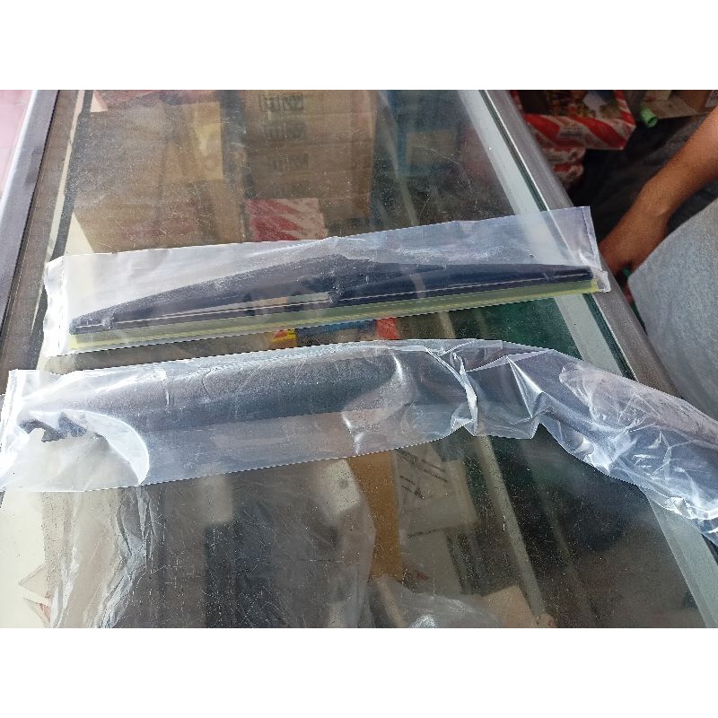 wiper Blade komplit pintu bagasi Inova 2005-2015