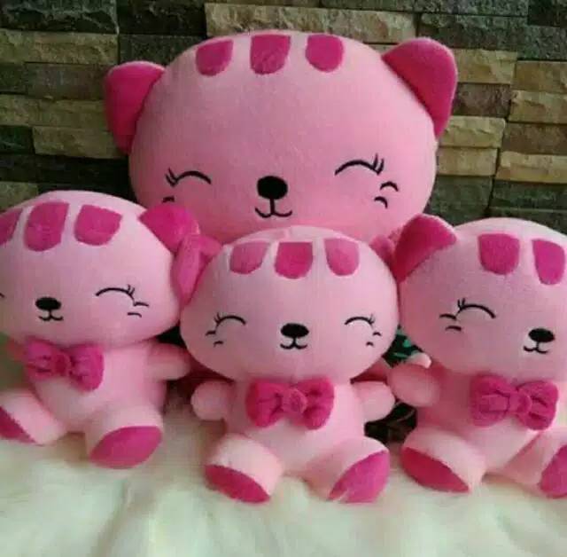 Boneka kucing cantik beranak 3.