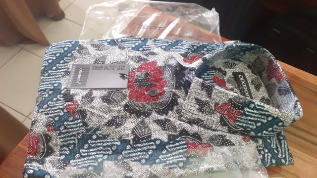 Kemeja Batik Pria Lengan Pendek Bs24 Katun Modern Dixmont Semi Slimfit Premium