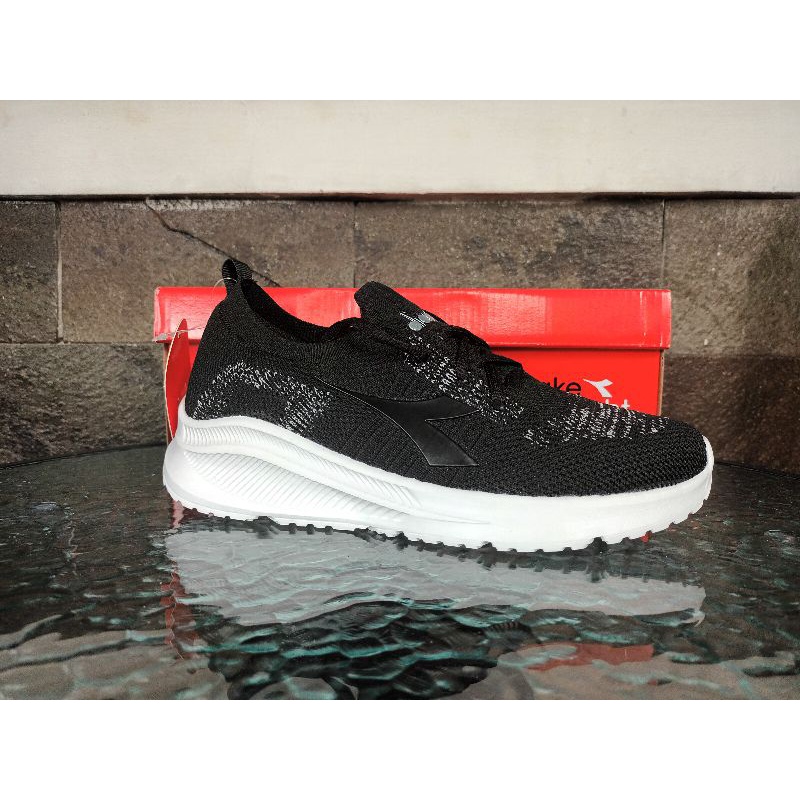 Original Sepatu Diadora Casello (W) Black