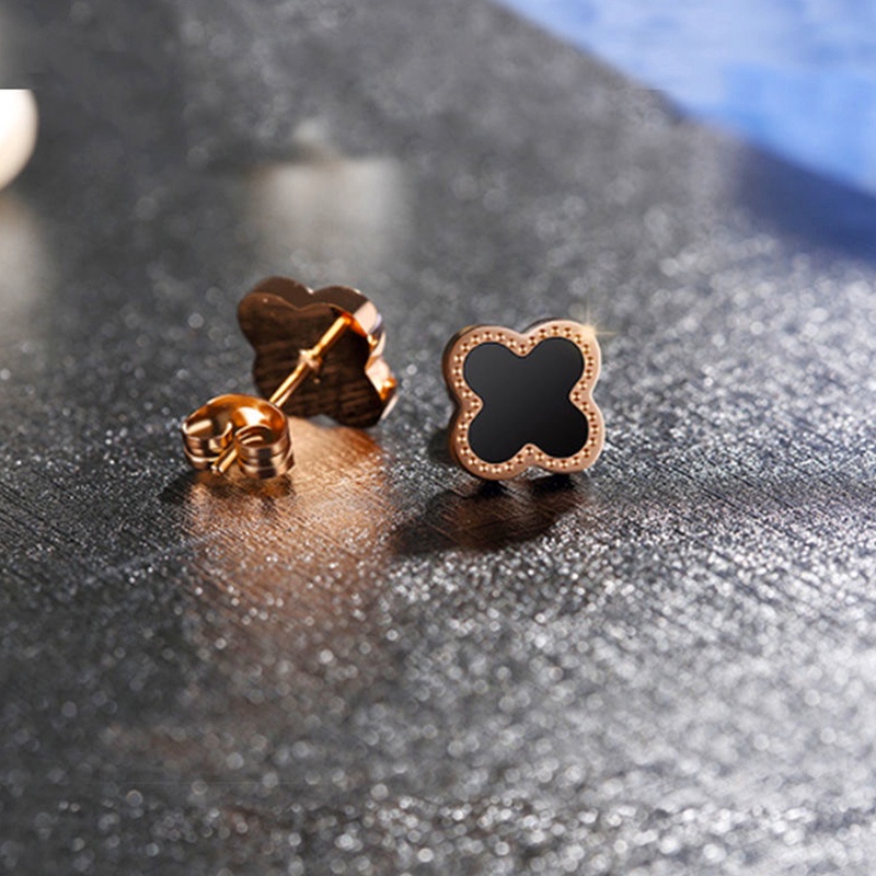 Anting Tindik Titanium Anti Karat dan anti luntur asli hitam Bunga semanggi Lucky aksesoris perhiasan