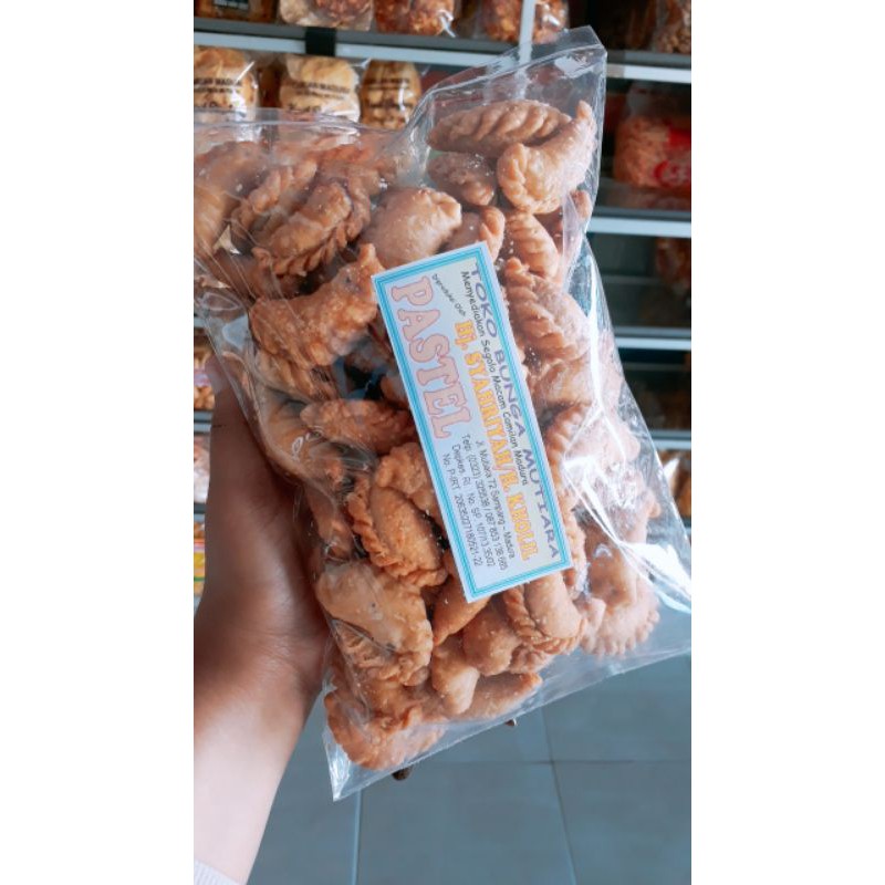 

Pastel Kering// Pastel Isi Abon // Pastel Madura