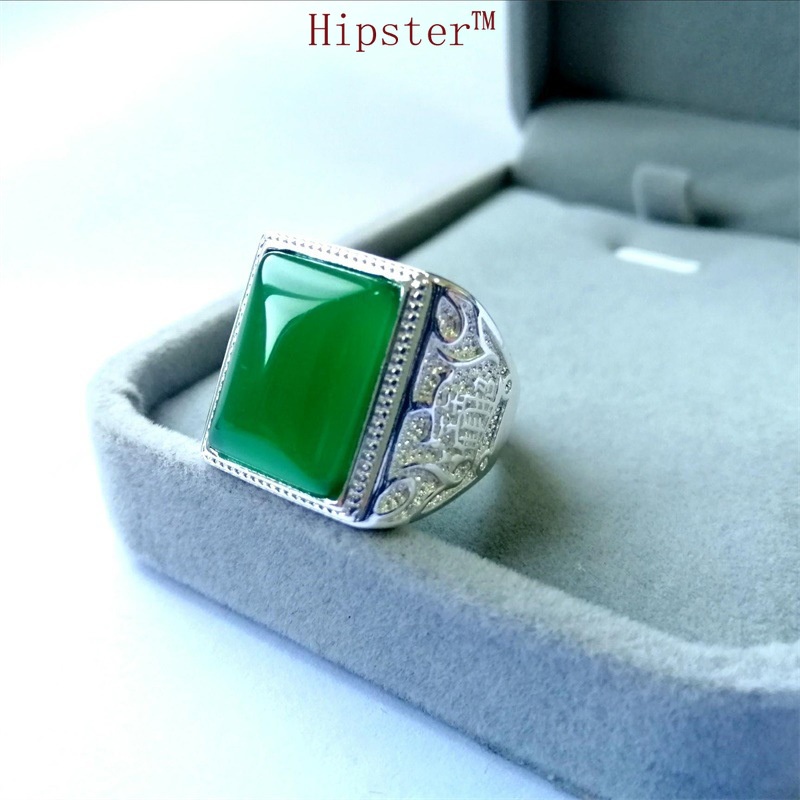 Classic Retro Personality Luxury Square Emerald Ring