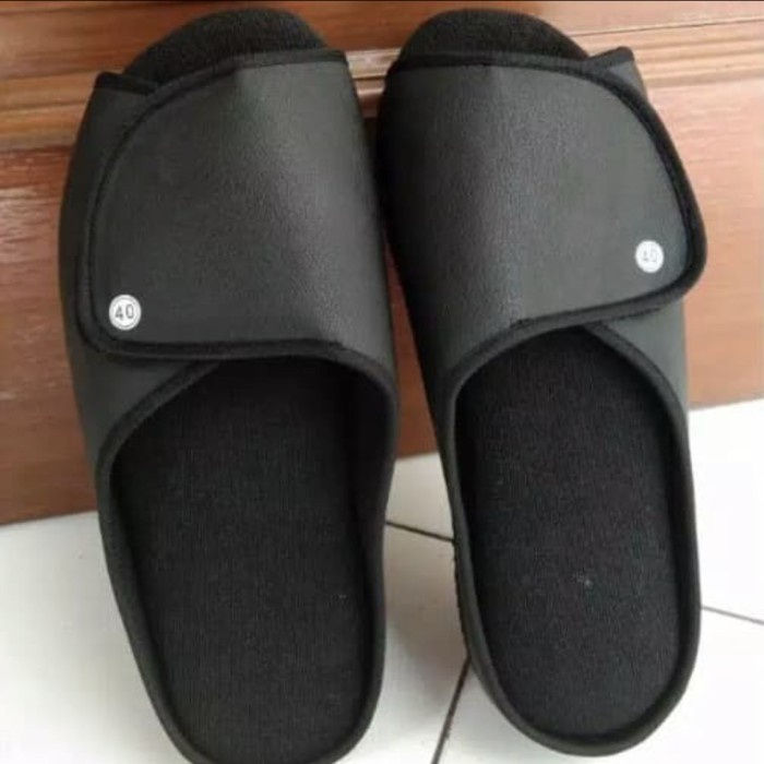 sandal Sendal sandal slop diabetes model kokop bisa untuk pria/wanita - Hitam, 36 kekinian terbaru w