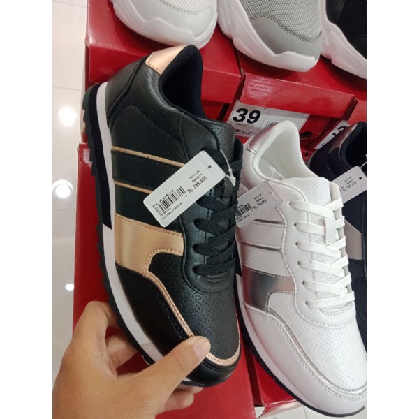 Sepatu Sneakers wanita brand matahari merk  Fladeo 365 ribu. .hrga murah brg original.silahkan order
