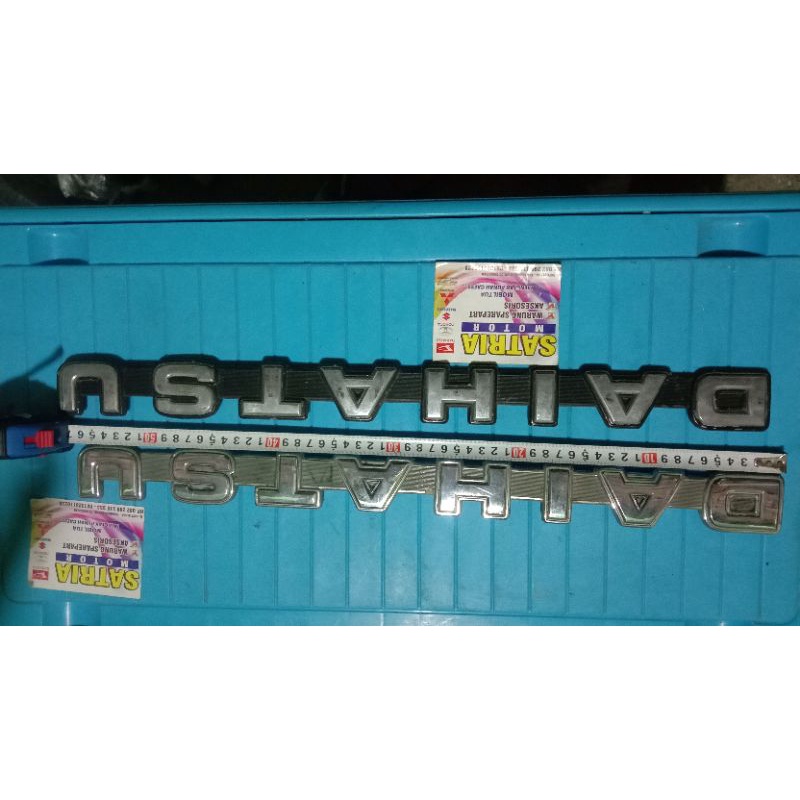 emblem gril Daihatsu Hijet 55 wide s10p bekas ori