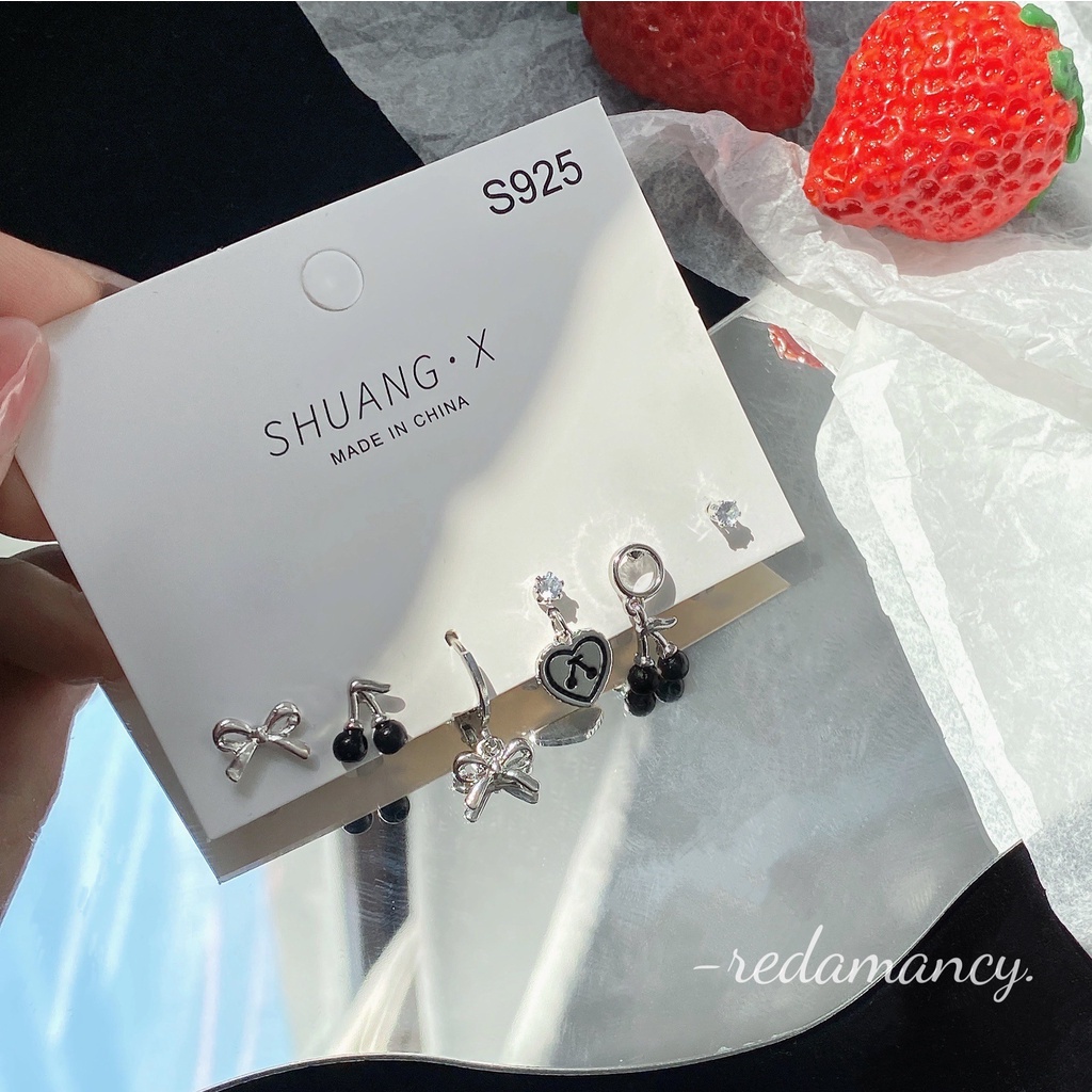 6pcs / Set Anting Tusuk Gaya Korea Bentuk Cherry Hitam Aksen Kristal Untuk Perhiasan Wanita