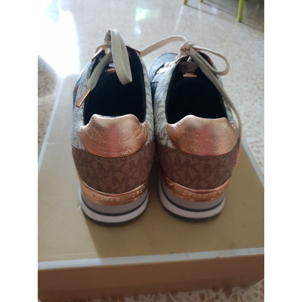 preloved sepatu sneakers MK michael kors
