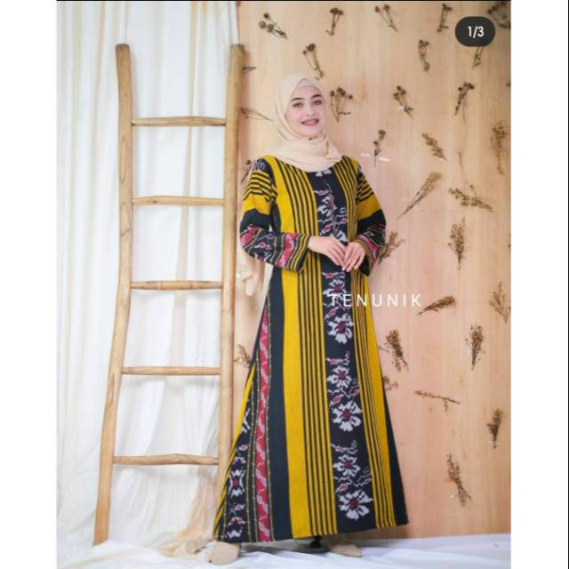 Gamis batik tenun busana muslim wanita