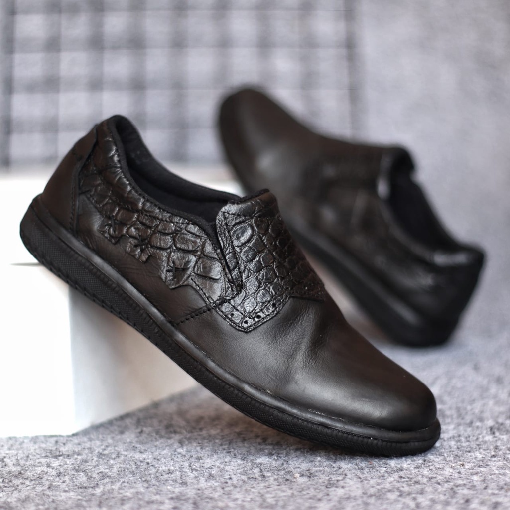 MOLK|Sepatu Slip On Pria Pantofel Hitam Kerja Kulit Asli Original Branded Fashion Simple Laki Laki