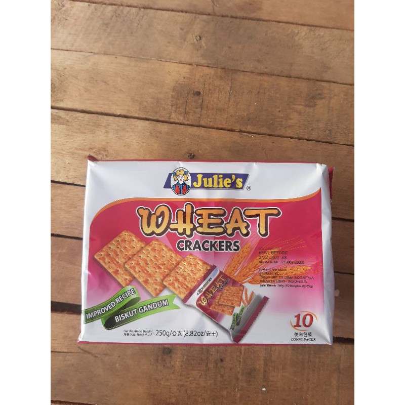 

Julie's Wheat Crackers Biskuit Gandum Sandwich 250g