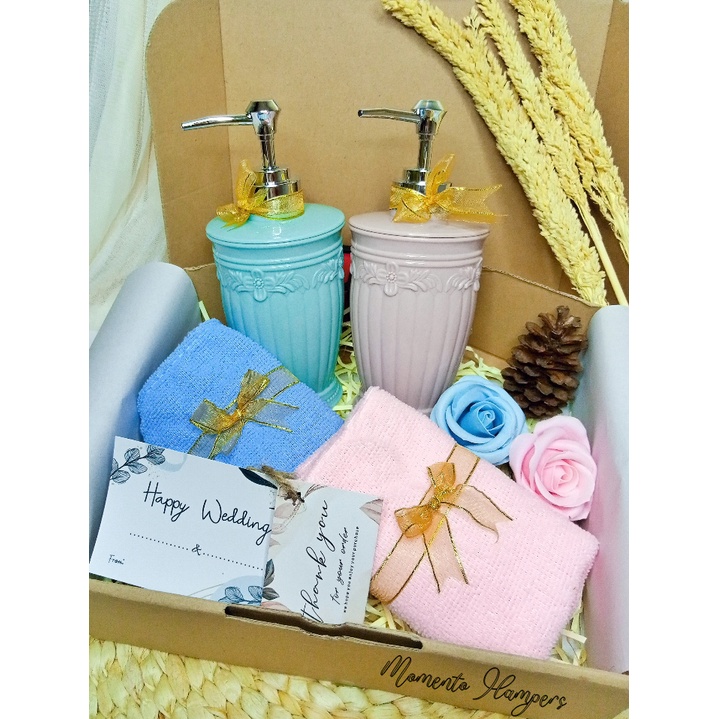 

Paket ATHENA Hampers Kado Parcel Parsel Pernikahan / Ulang Tahun / Graduation / Idul Fitri