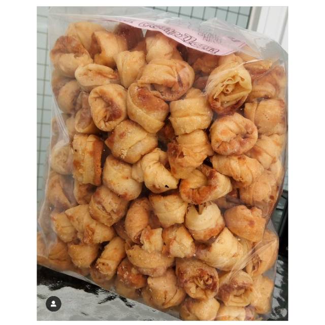 

Kue SUMPIA kering (bola bola Udang)