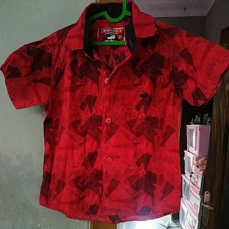 Preloved kemeja anak laki merk Crocodile motif warna MERAH cabe maroon