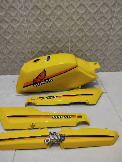 Body set tangki honda win 100 bok aki honda win