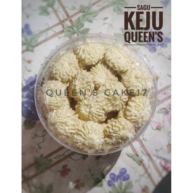 

Kue sagu keju clasik premium aneka kue lebaran Queen's