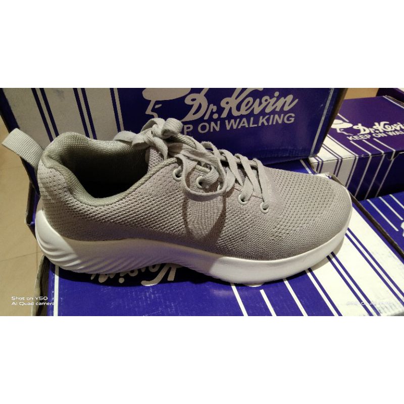 SEPATU SNEAKER COWOK DR.KEVIN ORIGINAL