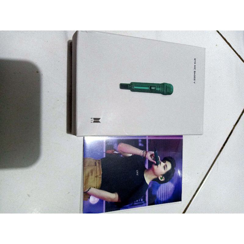 mic badge taehyung bts + pc hybe insight museum