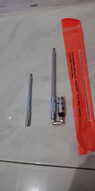 Antena ht dua antena bisa gnti2 pnjng 124cm.pendk 58cm.model BNC am FEMALE bonggol besar.