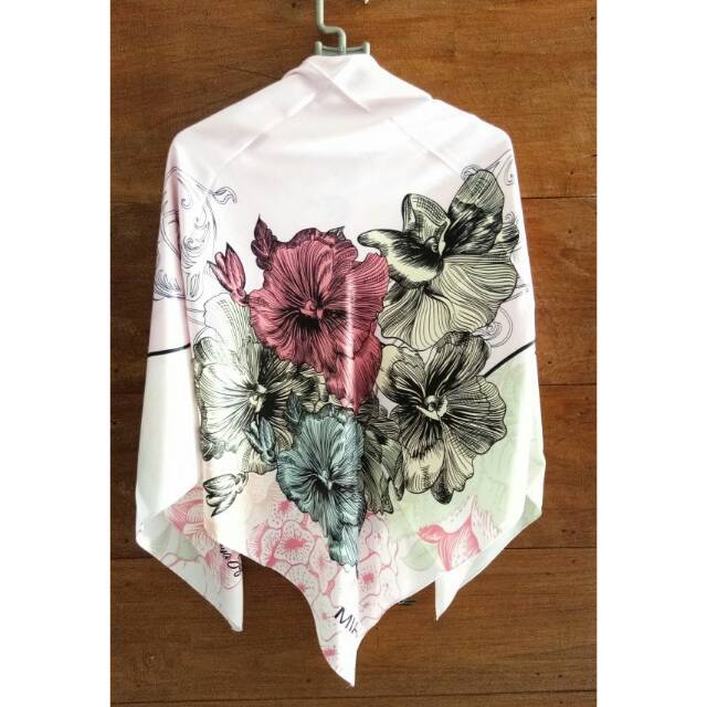 

Satin motif warna baby pink