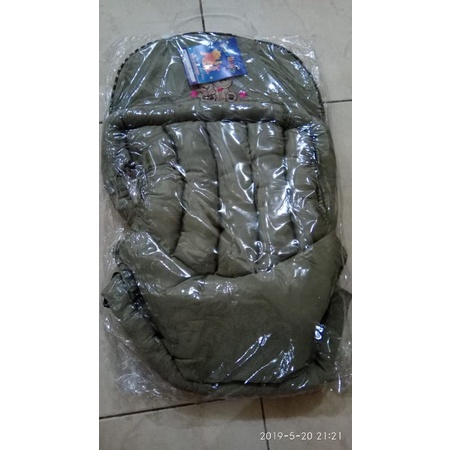 Gendongan depan anak