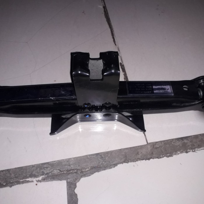 dongkrak mobil avanza ori