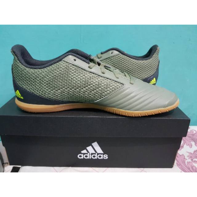 Sepatu Futsal Adidas Predator 19.4 Sala Boots