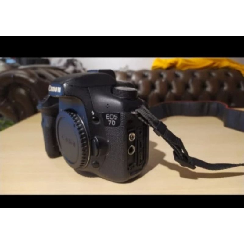 BODY CANON EOS 7D .SC RENDAH .MULUS(TALI ,BODY7D,BATRAI,CARGER)
