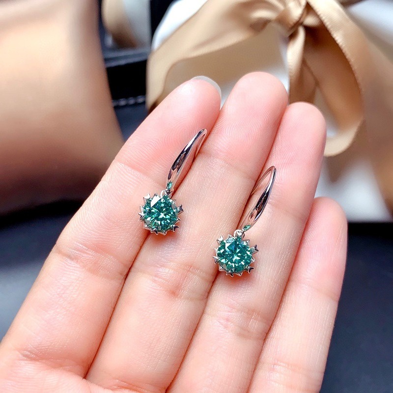 New Fashion Luxury Green Moissanite Sterling Silver Needle Stud Earrings