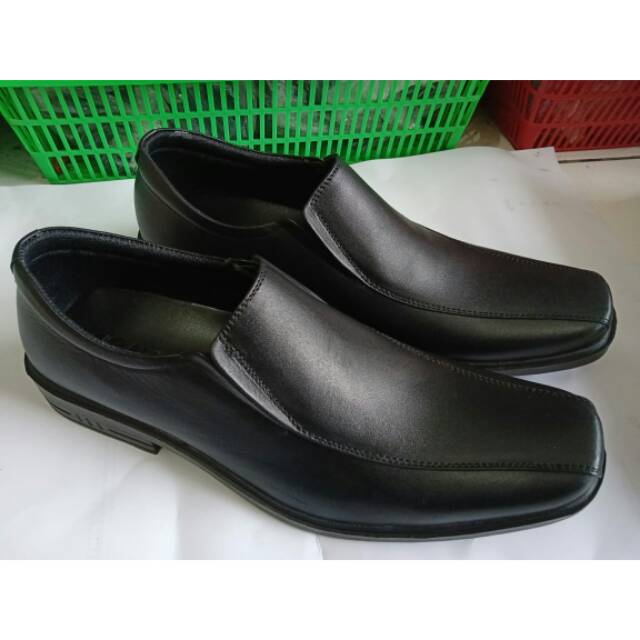 Sepatu kerja pria kulit garut