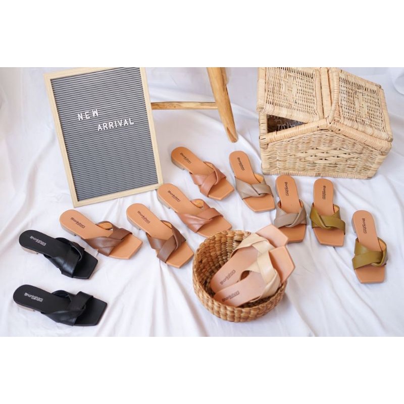 sandal kulit bhonkshors