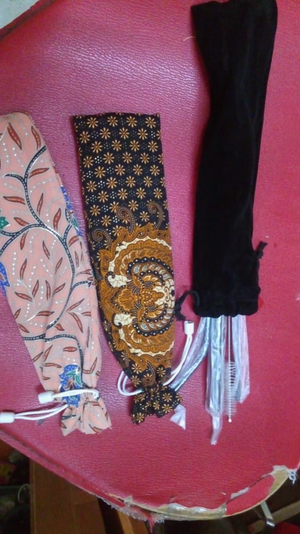 Sedotan Stainless Set Silver Isi 4 Komplit Pouch Batik