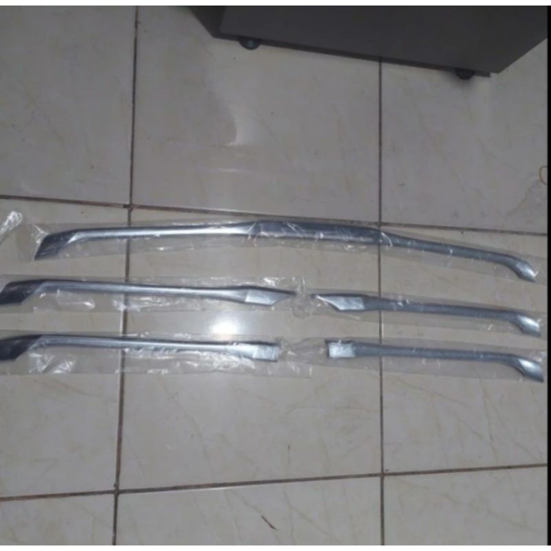 List Gril Bumper Depan Toyota Innova 2012