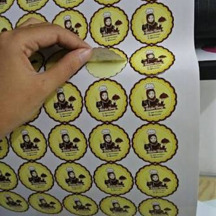 

Stiker label kemasan bahan cromo termasuk Kiss Cutt
