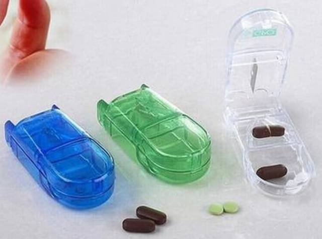 Pill cutter alat pemotong obat / tempat penyimpanan obat praktis