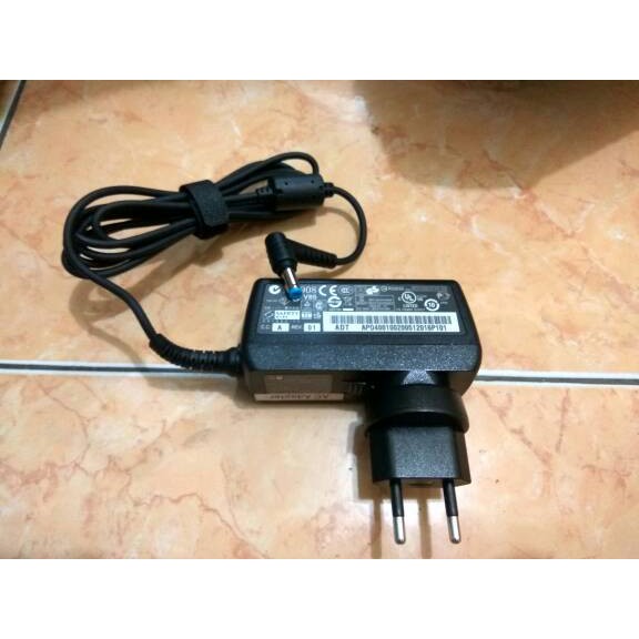 Adaptor charger laptop Acer aspire one 722 725 756 V5-121 V5-122 D260 19V-2.15A (5.5X1.77mm) Ori