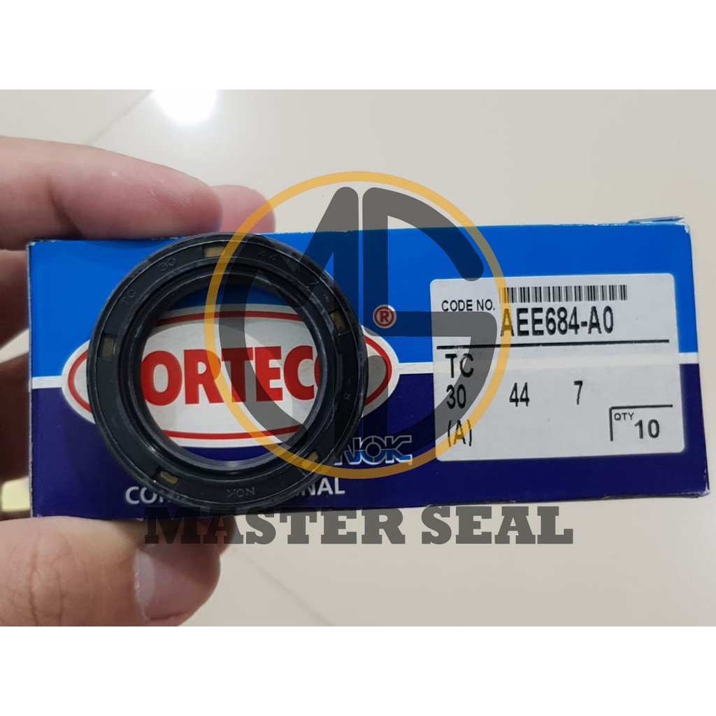 OIL SEAL TC 30 44 7 JEPANG JAPAN AEE684-A0