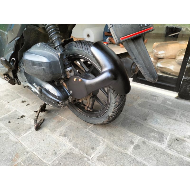 HUGGER MUDGUARD MUD GUARD VARIO 125 - 150 LED OLD