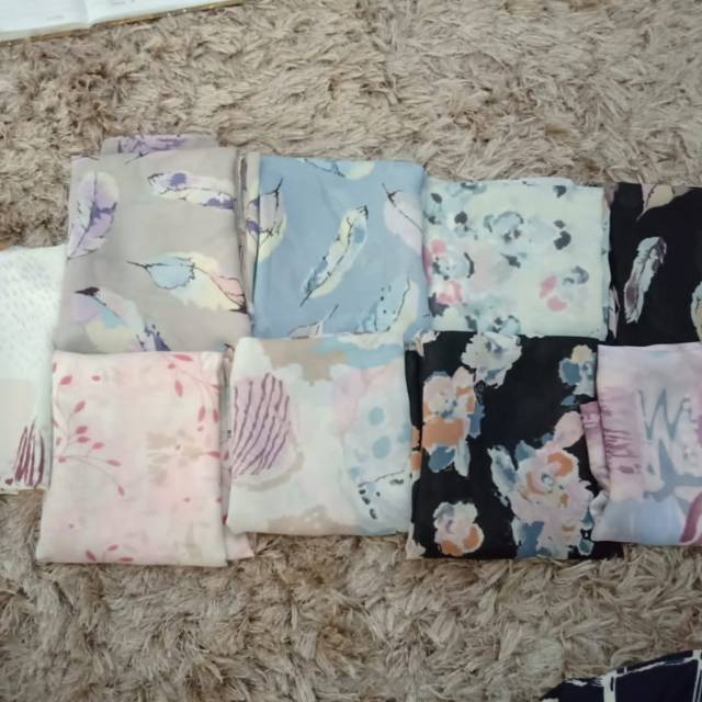 Hijab segitiga Instant Ina Rose Design