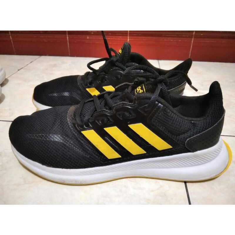 Sepatu Adidas Running Falcon Size US 6,5 Made in Indonesia Second